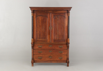 Старинный шкаф код. RM54723