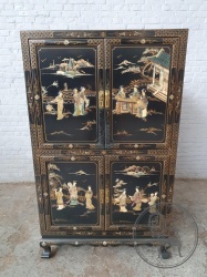 Старинный высокий комод в ориентальном стиле код. BE4097431