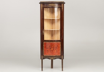 Старинная угловая витрина с гнутым стеклом код. RM4099765