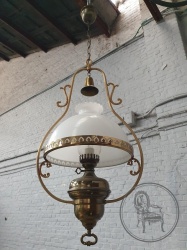 Антикварная люстра из бронзы с плафоном из опалового стекла код. BE4109126