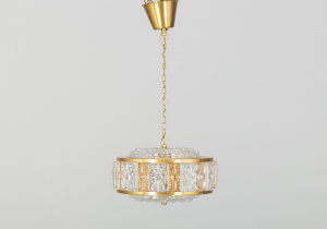 картинка Старинная люстра салоне старинных вещей "Шебби" являющийся официальным дистрибьютором в России и Беларуси