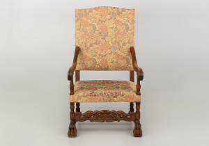 картинка Антикварное кресло салоне старинных вещей "Шебби" являющийся официальным дистрибьютором в России и Беларуси