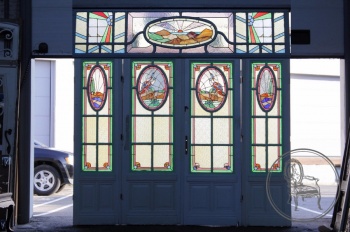 Антикварные двери с витражом и фрамугой код. BE107648