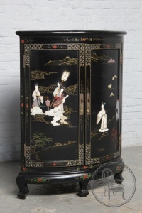 картинка Старинный китайский угловой комод с росписью и инкрустацией салоне старинных вещей "Шебби" являющийся официальным дистрибьютором в России и Беларуси