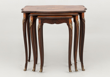 Старинный набор столиков код. RM68735