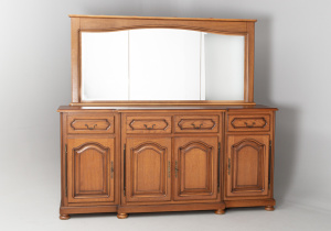 картинка Старинный комод с зеркалом салоне старинных вещей "Шебби" являющийся официальным дистрибьютором в России и Беларуси