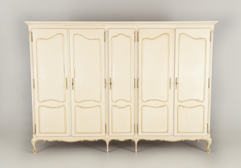 Старинный шкаф код. RM62322