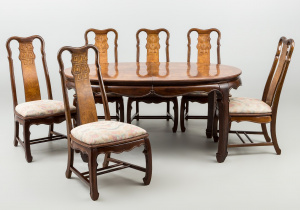 картинка Старинный комплект мебели для столовой салоне старинных вещей "Шебби" являющийся официальным дистрибьютором в России и Беларуси