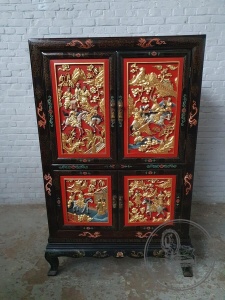 картинка Старинный высокий комод в ориентальном стиле с полихромной росписью и инкрустацией салоне старинных вещей "Шебби" являющийся официальным дистрибьютором в России и Беларуси