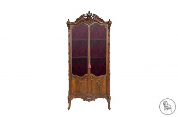 Антикварная ореховая витрина с объемной резьбой код. VS79173