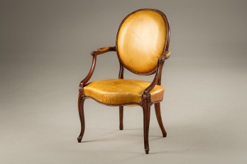 Старинное кресло с кожаной обивкой код. RM4101593