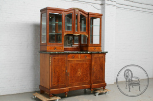 картинка Антикварный буфет в классическом стиле со столешницей из зеленого мрамора салоне старинных вещей "Шебби" являющийся официальным дистрибьютором в России и Беларуси