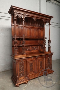 картинка Антикварный ореховый открытый буфет салоне старинных вещей "Шебби" являющийся официальным дистрибьютором в России и Беларуси