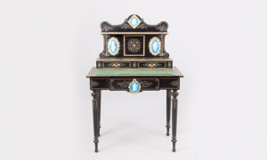 картинка Антикварное Бюро салоне старинных вещей "Шебби" являющийся официальным дистрибьютором в России и Беларуси