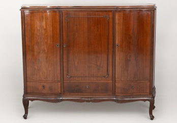 Старинный шкаф из красного дерева код. RM4099686